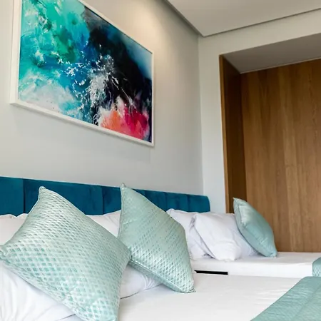 Ames & Hotel Vlore