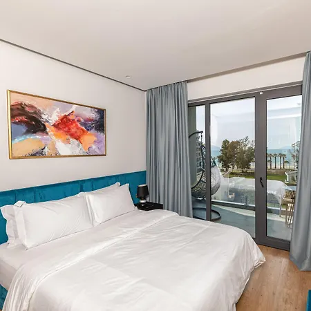 Ames & Hotel 4*
