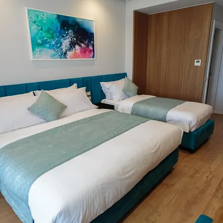 Ames & Hotel 4*