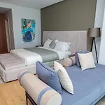 מלון Ames &