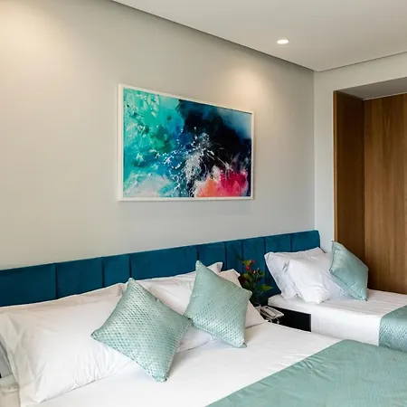 Ames & מלון Vlorë