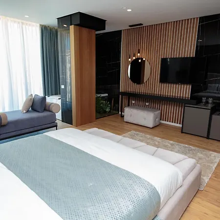 Ames Hotel&spa Vlorë
