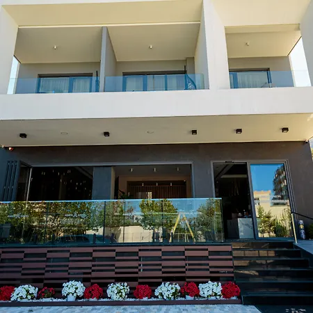 Ames & Hotel 4*